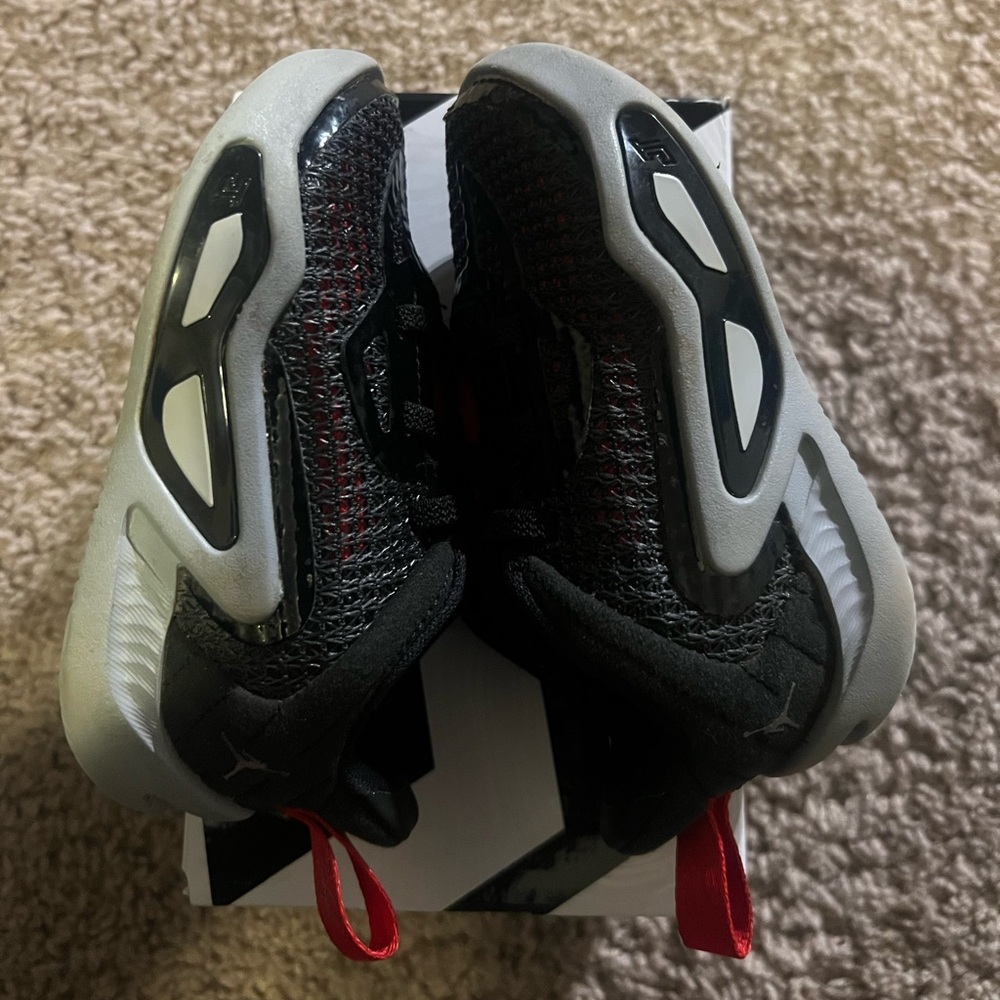 Used Jordan Tatum 1 toddler sz 6c